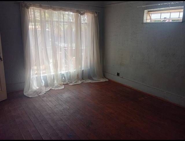 4 BEDROOM HOUSE FOR SALE IN LORENTZVILLE